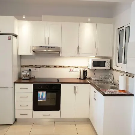 Limnaria Villas Ground Floor 아파트 *