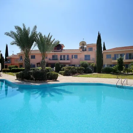 Limnaria Villas Ground Floor 파포스